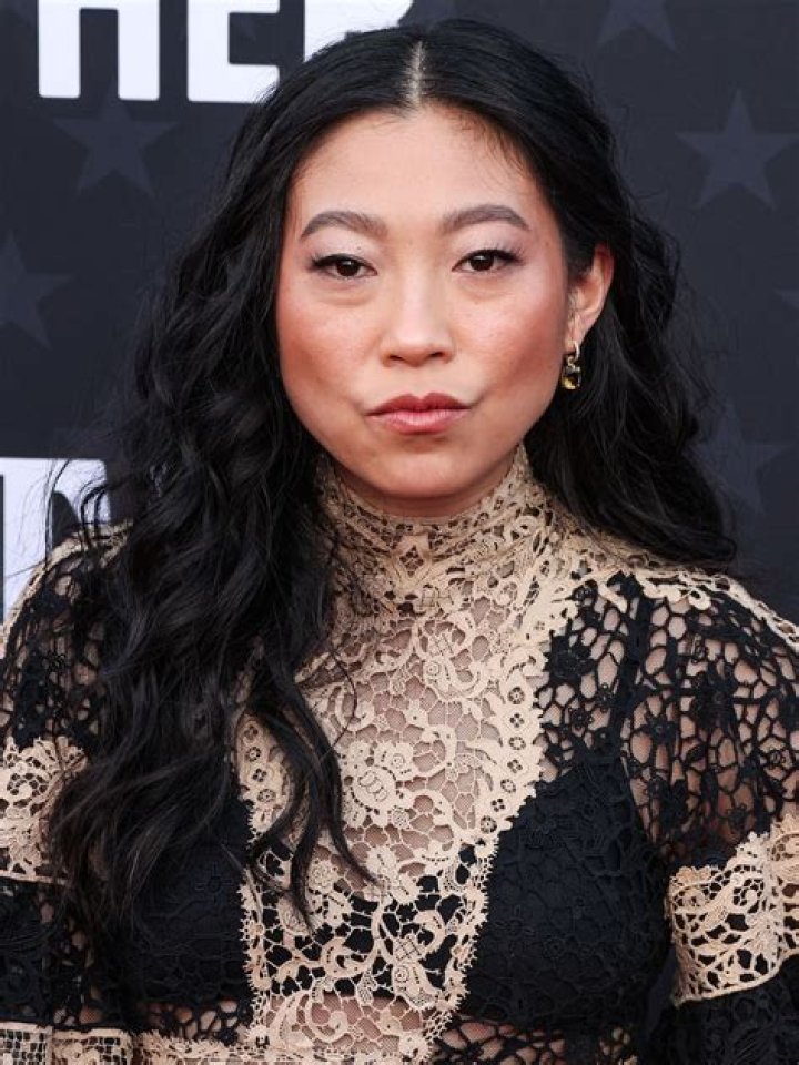 Awkwafina: Boyfriend, net worth, tattoos, smoking & body measurements