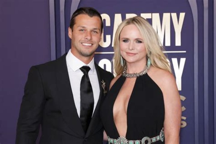Courtney Rada Wiki: Age, Spouse, Lesbian, Net Worth, Birthday, Hometown, Girlfriend, Bio
