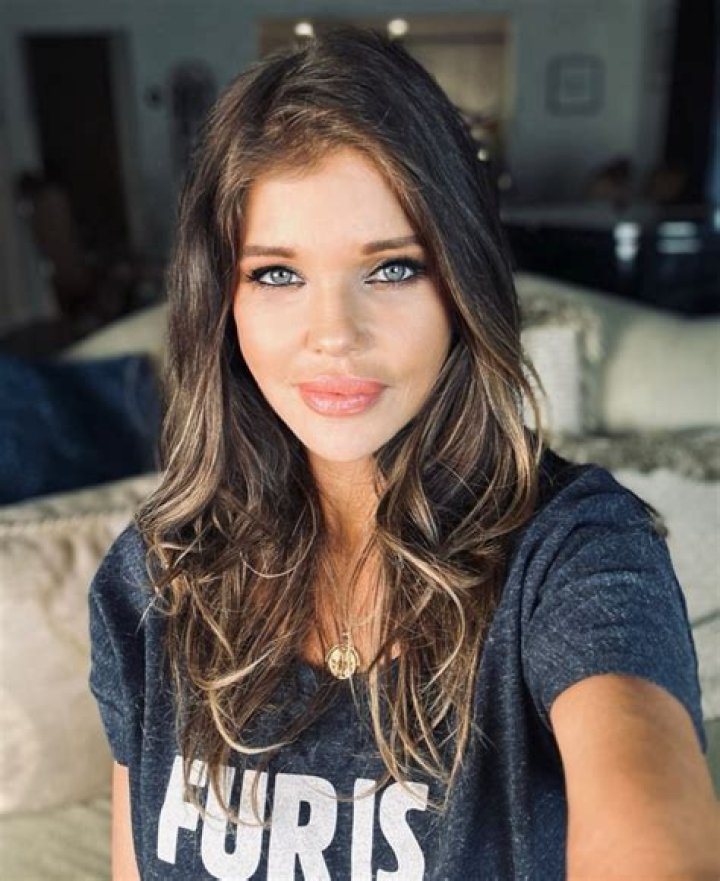 Donna D’Errico’s biography, fact, career, awards, net worth & life story