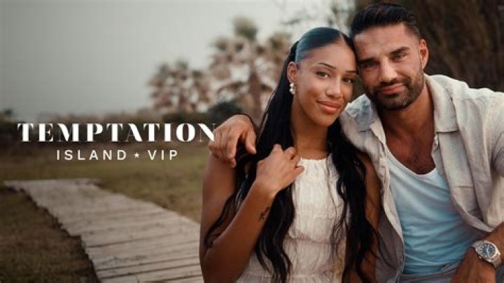 Esonica Veira Biography, Age, Wiki, Family, Spouse, Temptation Island and Net Worth