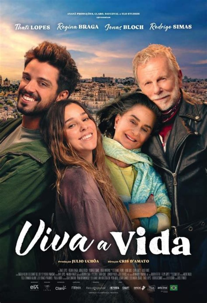 How old is Phoenix Cross? Get To Know Actress From Viva La Dirt