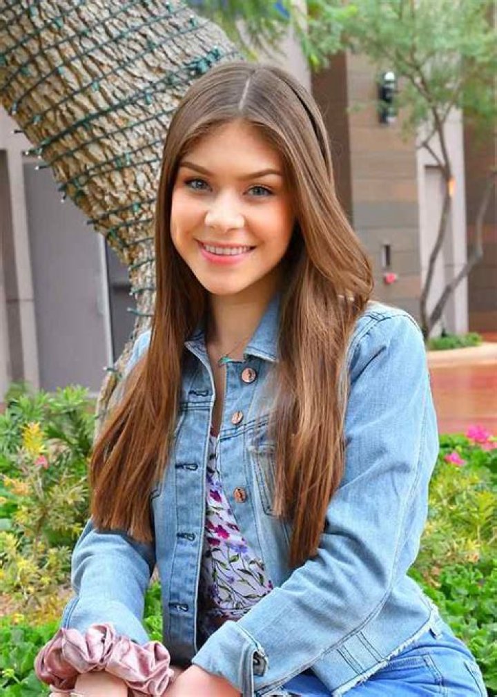 Jacinda Barrett Biography, Wiki, Age, Husband, Kids, Suits, Feet, Movies and TV Shows.