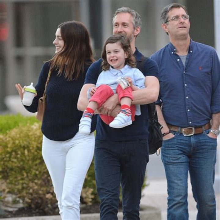Jonathan Rosebanks Shulman (Anne Hathaway’s son) Age, Parents, Wiki, Biography and Net Worth