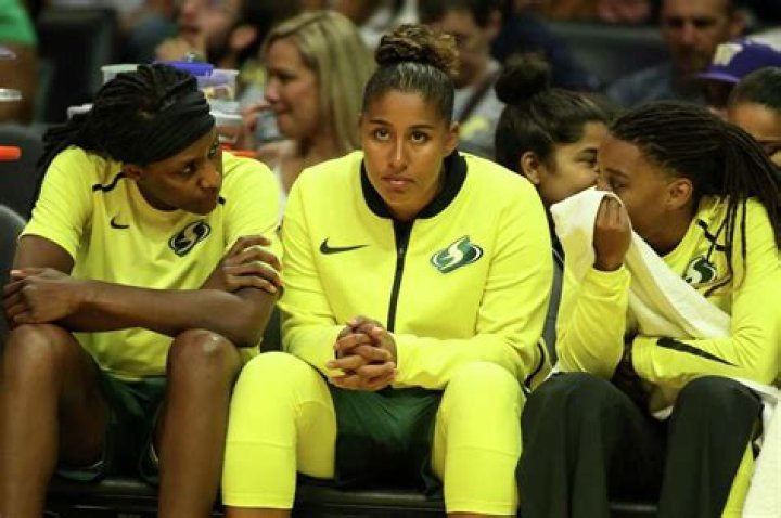 Kaleena Mosqueda-Lewis Age, Wiki, Biography, Wife, Children, Salary, Net Worth, Parents