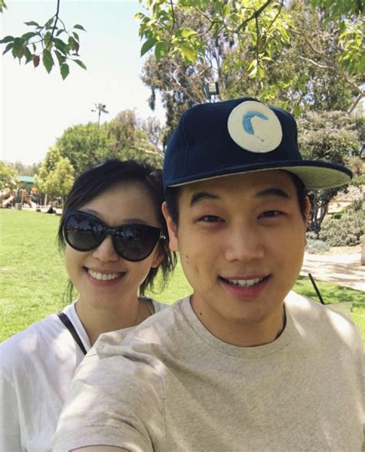 Ki Hong Lee: dating, net worth, tattoos, smoking & body facts