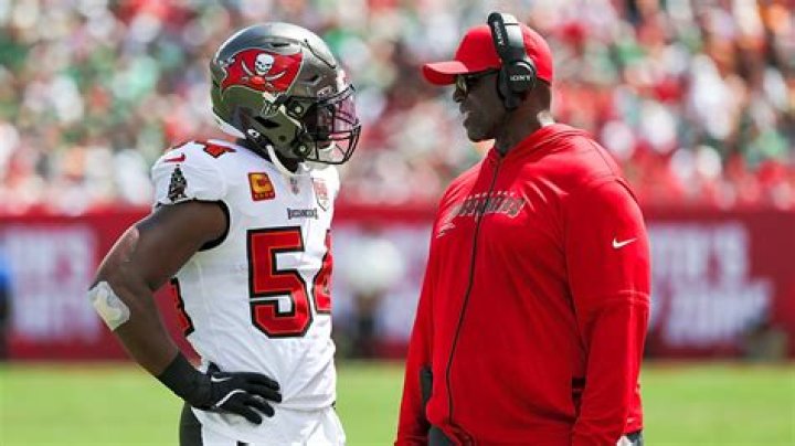 Lavonte David PFF, College, Jersey, Position, Career Stats, Contract
