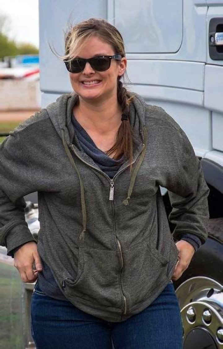 Lisa Kelly (Trucker) Wiki, Bio, Height, Weight, Husband, Net Worth, Age, Facts