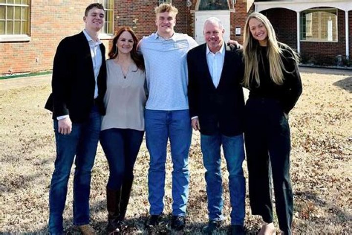 Obituary: Michael Smith Oklahoma – How Did Ree Drummond Brother Die? Age & Wiki