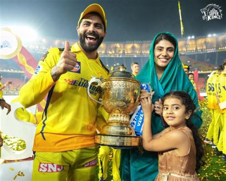 Ravindra Jadeja: Girlfriend, net worth, tattoos, smoking & body facts