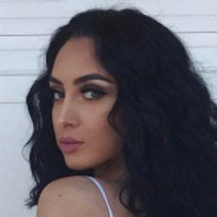 sahlt (Instagram Star) Wikipedia, Bio, Age, Height, Weight, Measurements, Boyfriend, Net Worth, Facts