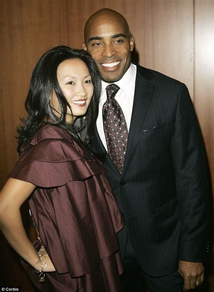 Tiki Barber Net Worth: Bio-Wiki, Age, Twin Brother, Wife, Children, Height