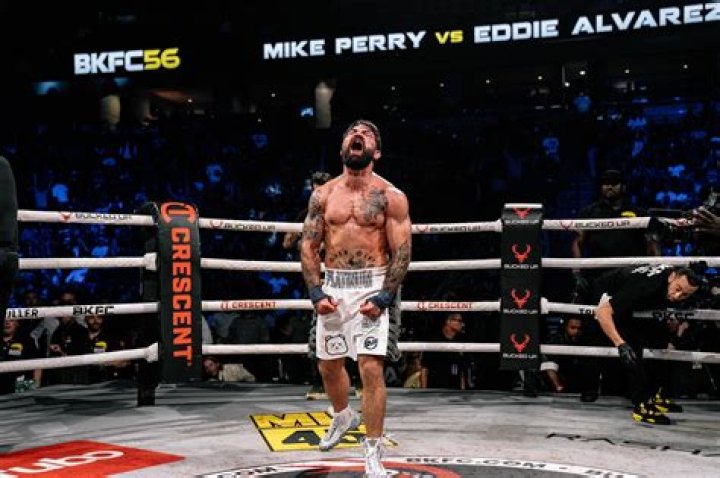 What is Mike Perry record?