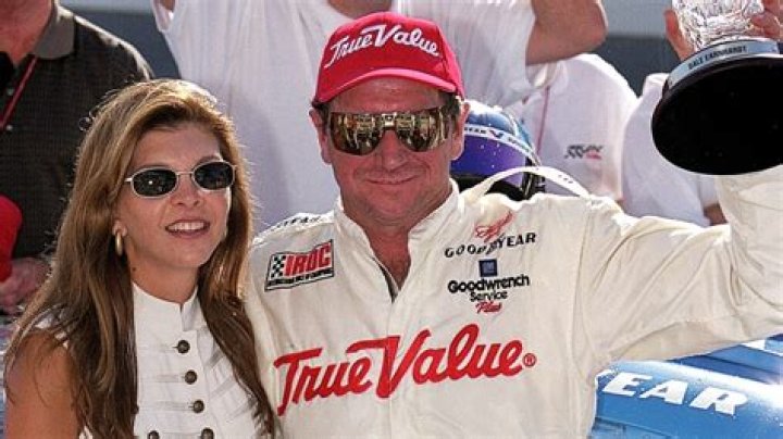 Who Is Rene Earnhardt? Meet Kerry Earnhardt Wife: Married Life And Wiki
