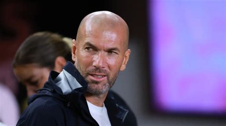 Zinedine Zidane- Bio, Wiki, Age, Height, Net Worth, Relationship, Career
