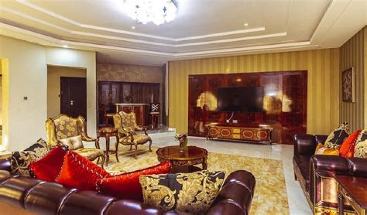 Zirconia Hotel, Owerri